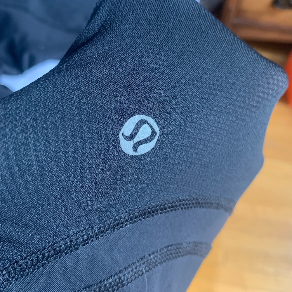 Lululemon 21” run pant with mesh- size 2